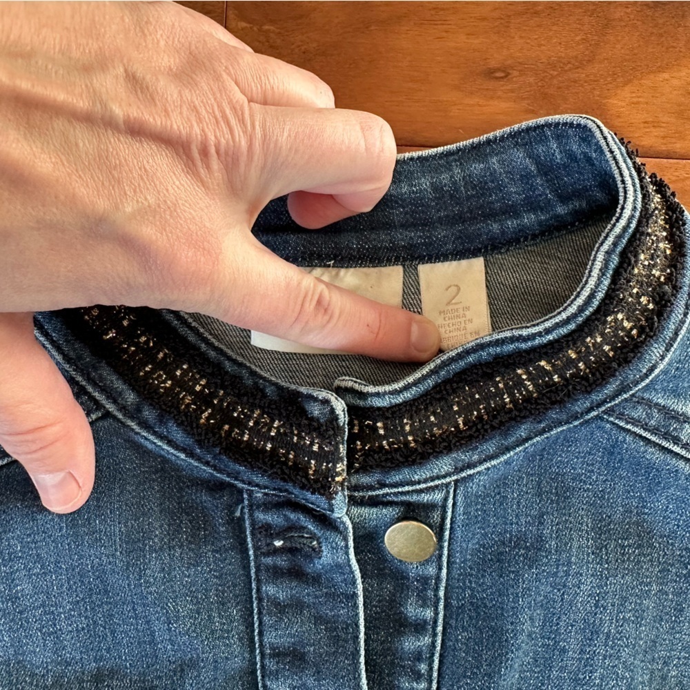 Chico’s Collarless Denim Jacket with Black Lining Accents size Medium (Chico 2) - Picture 5 of 5